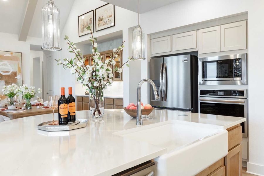Representative furnished interior of a home built from the Monet-SS by Highland Homes in Lariat, Liberty Hill (Image 13).