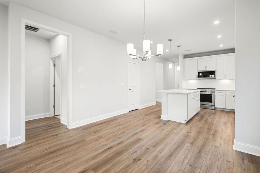 Spacious, unfurnished interior of a new home in Sun City Hilton Head, Bluffton (Image 16).