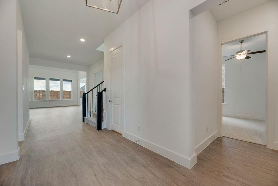 Spacious, unfurnished interior of a new home in Solterra Texas, Mesquite (Image 22).