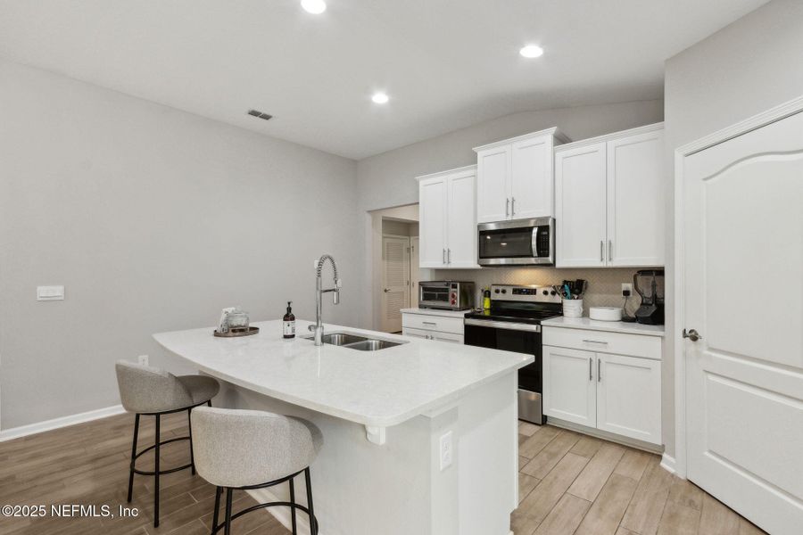 Furnished interior view inside a new home in River Glen, Yulee (Image 8). Furnished interior view inside a new home in River Glen, Yulee (Image 8).
