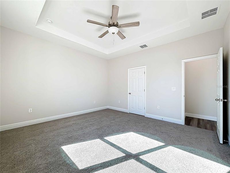 Spacious, unfurnished interior of a new home in , North Port (Image 31).