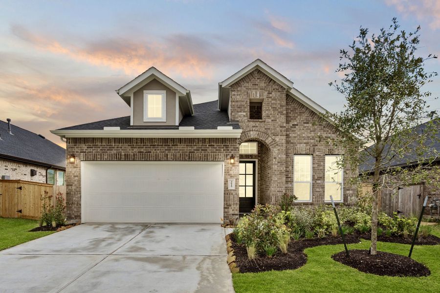 Front exterior of a new home in Beacon Point, Texas City, TX, highlighting curb appeal (Image 22).