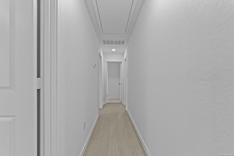 Spacious, unfurnished interior of a new home in Guadalupe Ridge, New Braunfels (Image 19).