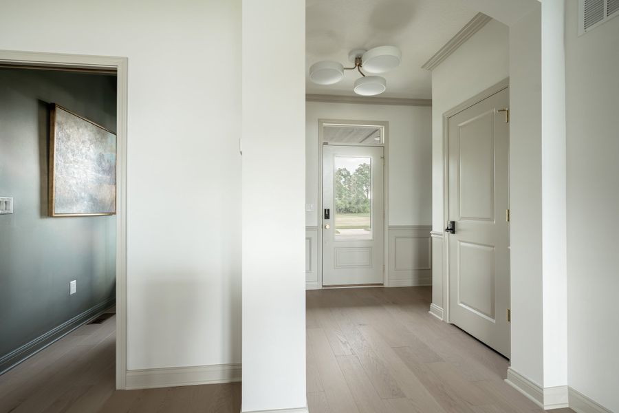 Representative unfurnished interior of a home built from the Avery by Fischer Homes in Pickens Bluff, Hiram (Image 23).