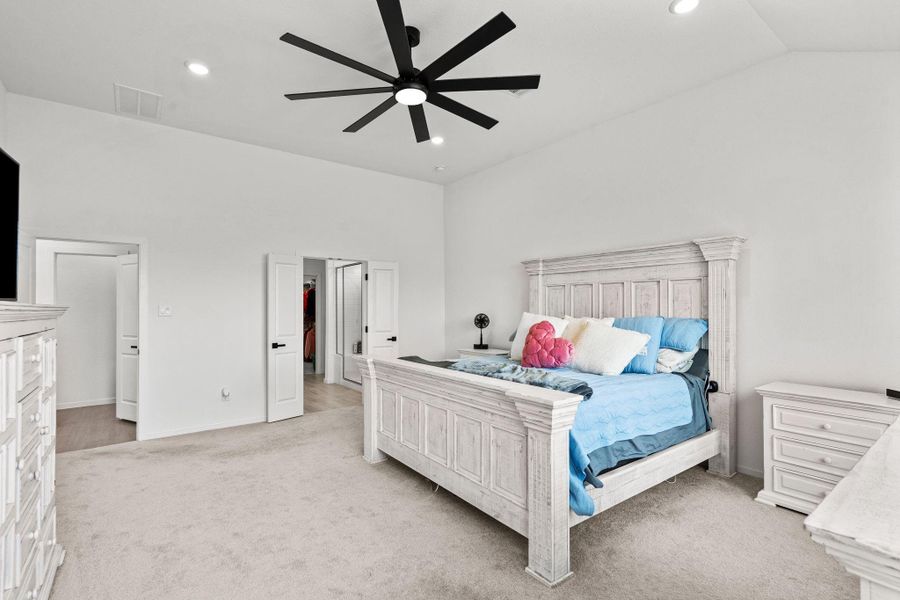 Furnished interior view inside a new home in Lago Mar, Texas City (Image 26).
