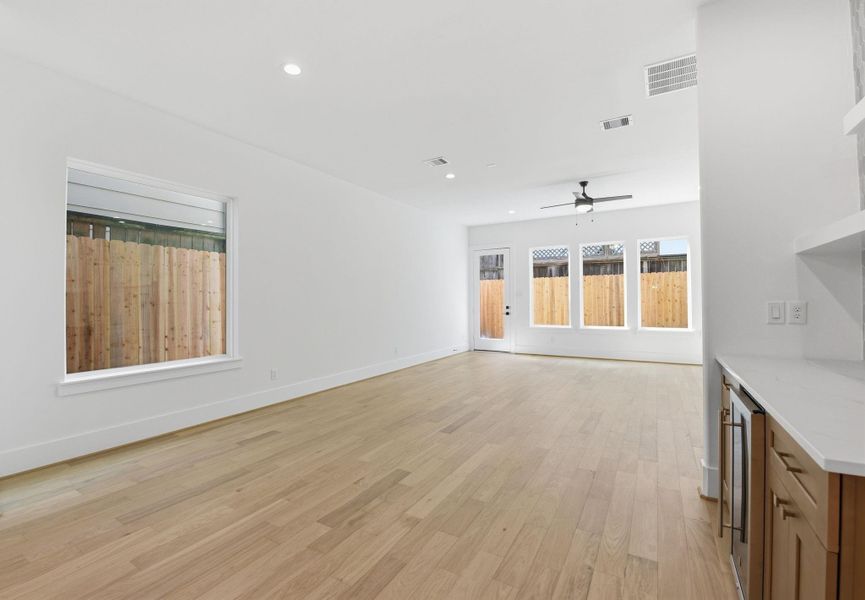 Spacious, unfurnished interior of a new home in , Houston (Image 16).