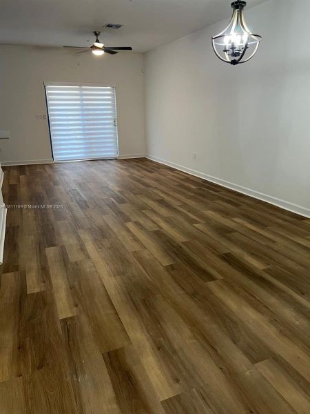 Spacious, unfurnished interior of a new home in , Pembroke Pines (Image 18).
