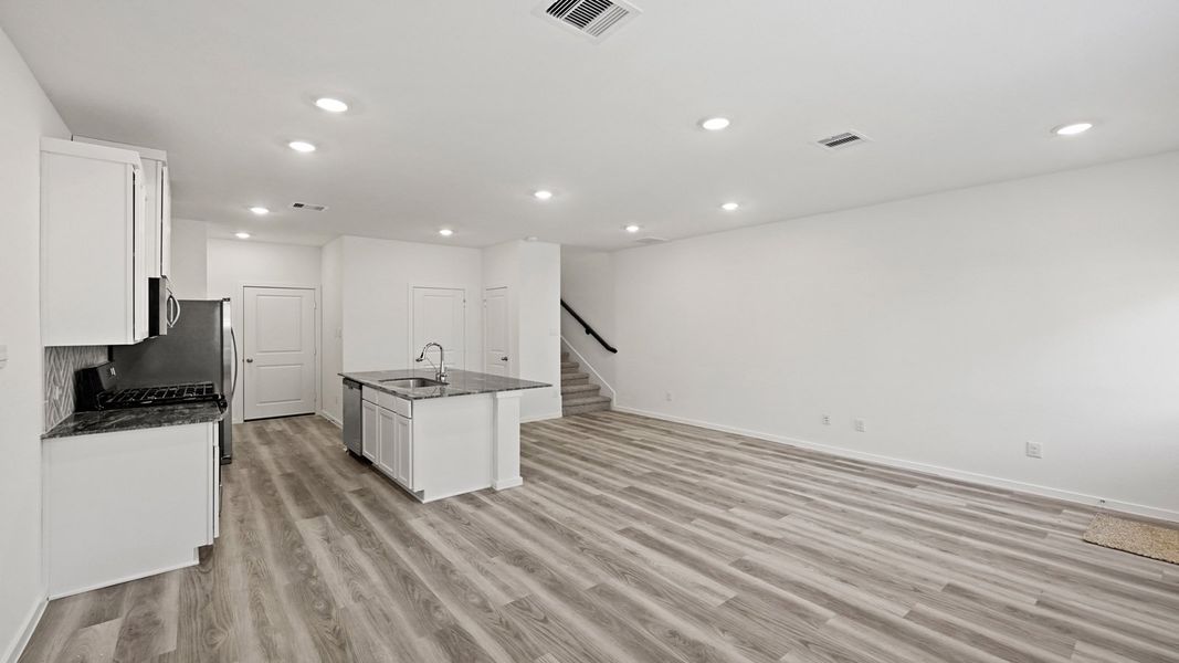 Image 11 of a home in Bridges on Lake Houston Villas.