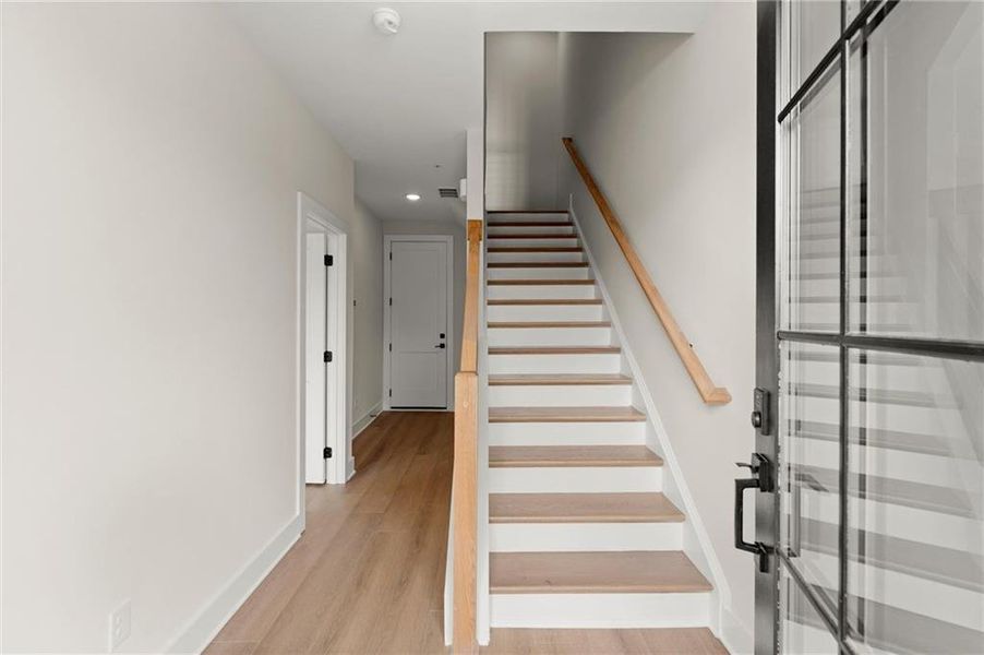 Spacious, unfurnished interior of a new home in , Alpharetta (Image 32).