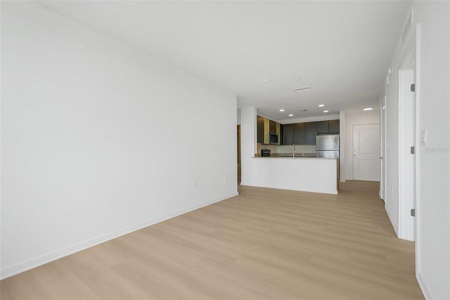 Spacious, unfurnished interior of a new home in , Orlando (Image 22).