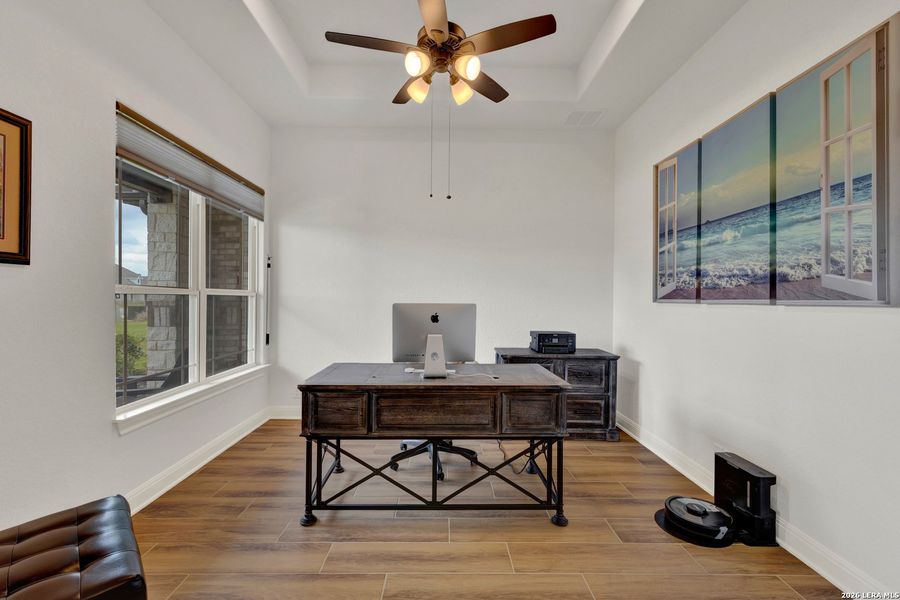 Furnished interior view inside a new home in Waldsanger, New Braunfels (Image 12).