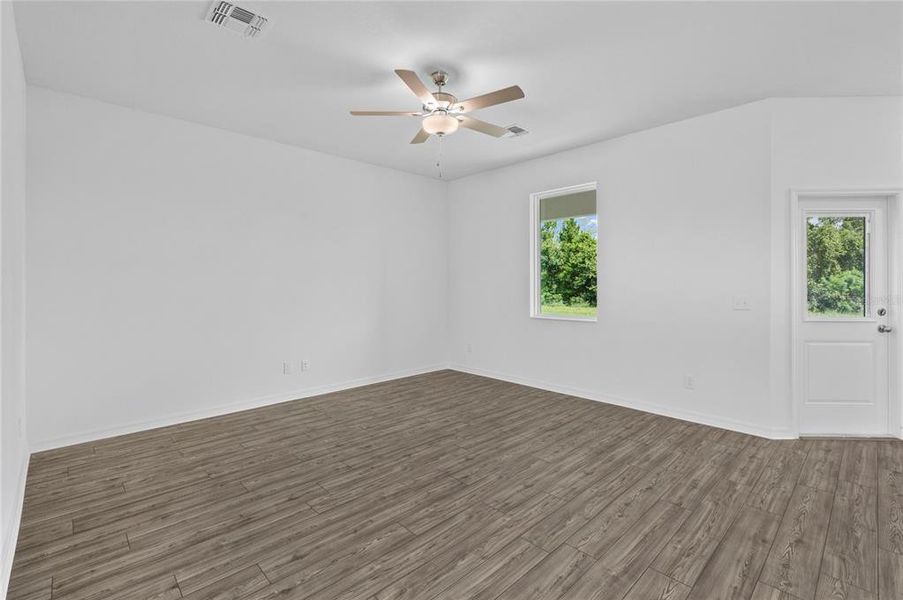 Spacious, unfurnished interior of a new home in , Poinciana (Image 14).