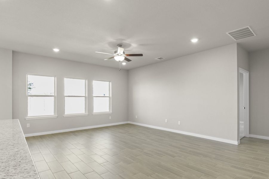 Spacious, unfurnished interior of a new home in Sonterra, Jarrell (Image 15).