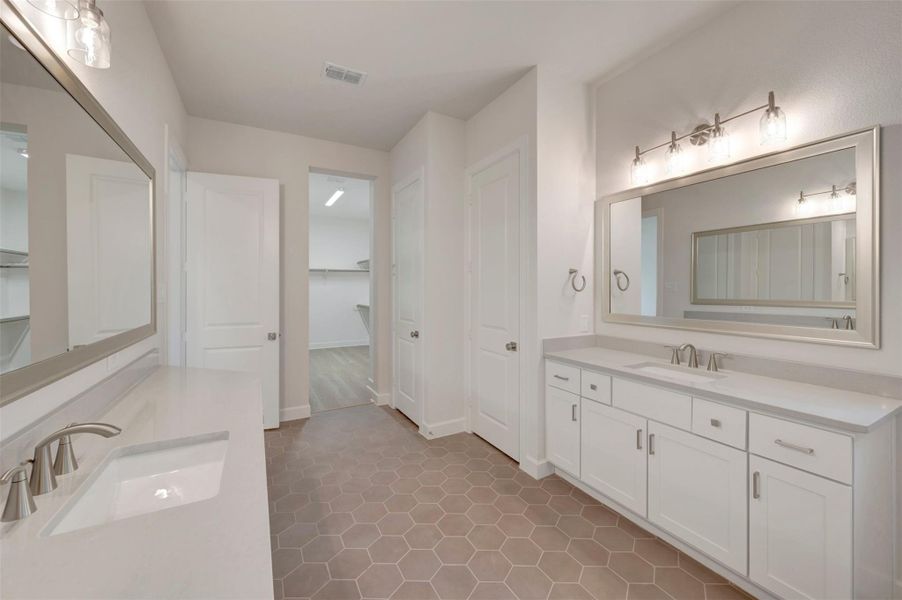 Furnished interior view inside a new home in ARTAVIA - Parkview Collection, Conroe (Image 10).