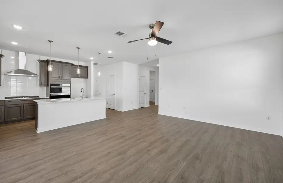 Spacious, unfurnished interior of a new home in Lagos, Manor (Image 27).