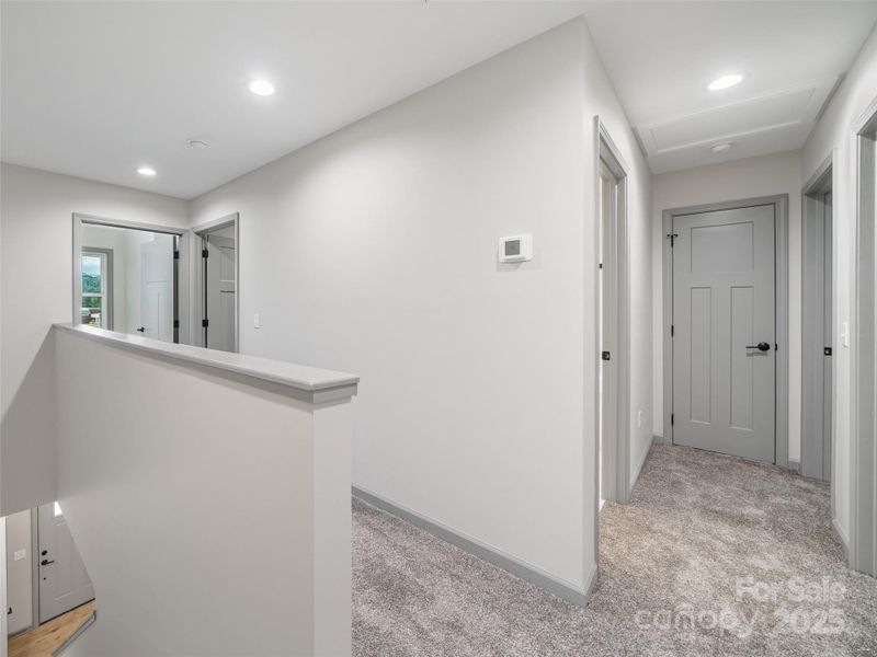 Spacious, unfurnished interior of a new home in , Burnsville (Image 9).