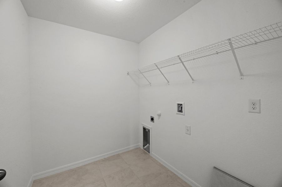 Spacious, unfurnished interior of a new home in Palm Bay Spot Lots, Palm Bay (Image 18).