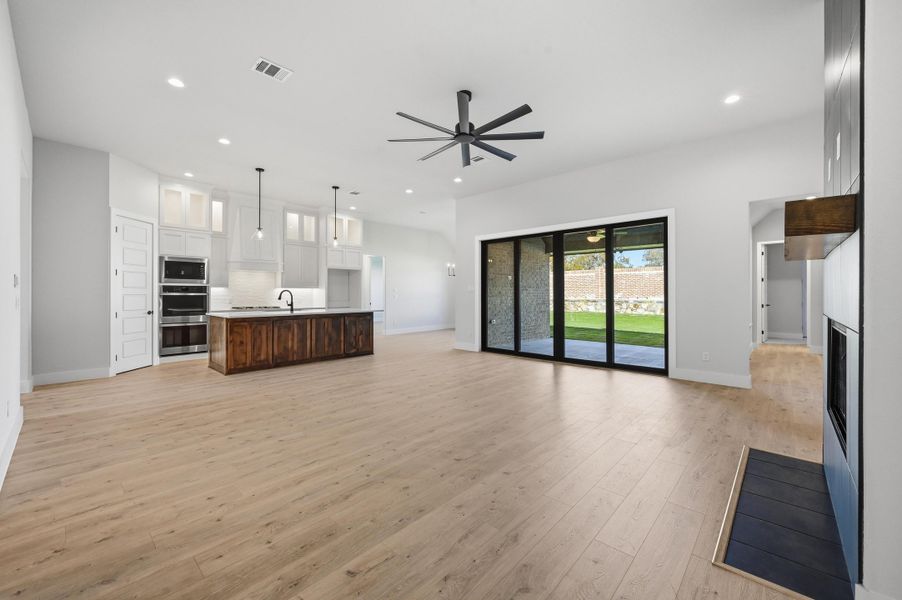 Spacious, unfurnished interior of a new home in LeTara, Haslet (Image 20). Spacious, unfurnished interior of a new home in LeTara, Haslet (Image 20).