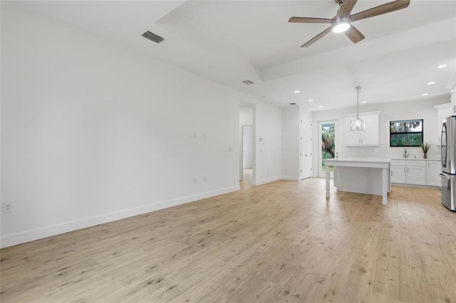 Spacious, unfurnished interior of a new home in , Port Charlotte (Image 17).