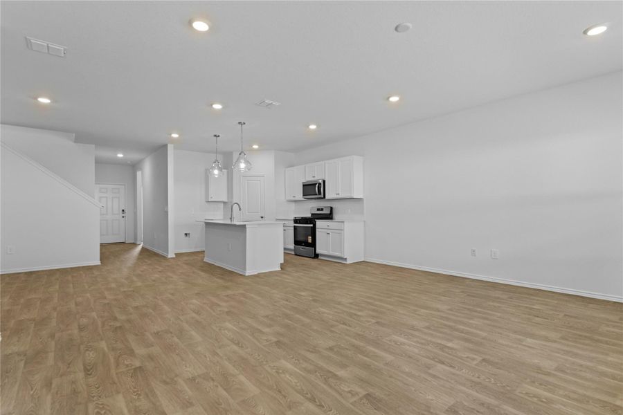 Spacious, unfurnished interior of a new home in , Kyle (Image 18).