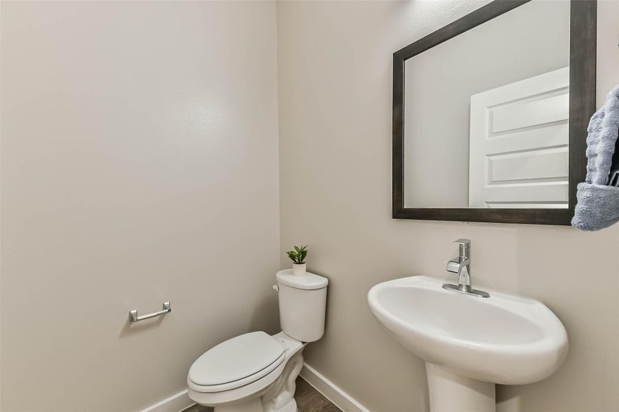Furnished interior view inside a new home in , Missouri City (Image 8).