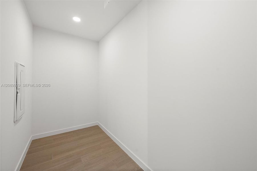 Spacious, unfurnished interior of a new home in , Miami (Image 24).