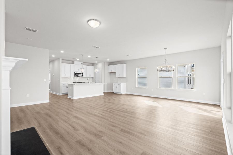 Spacious, unfurnished interior of a new home in , Ravenel (Image 11).