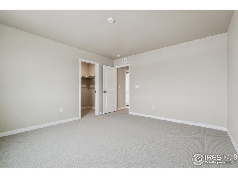 Spacious, unfurnished interior of a new home in The Overlook at Johnstown Farms, Johnstown (Image 44).