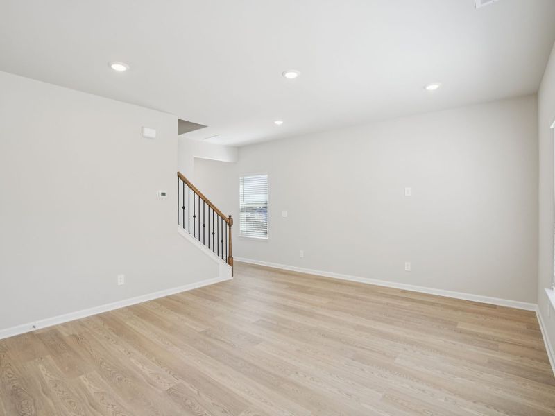 Spacious, unfurnished interior of a new home in Hawthorne Station, Atlanta (Image 15).