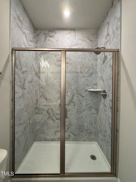 BL20 guest bath shower