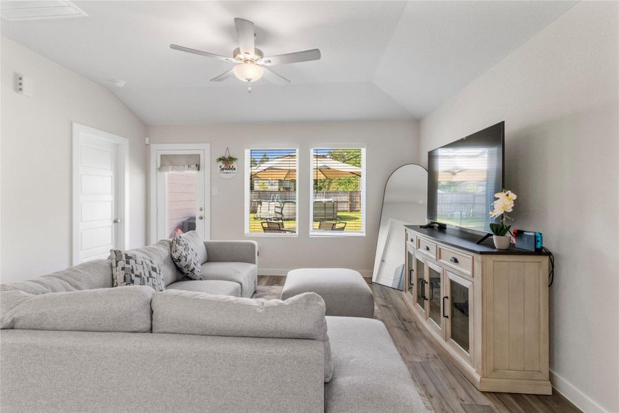 LIVING ROOM LIVING ROOM