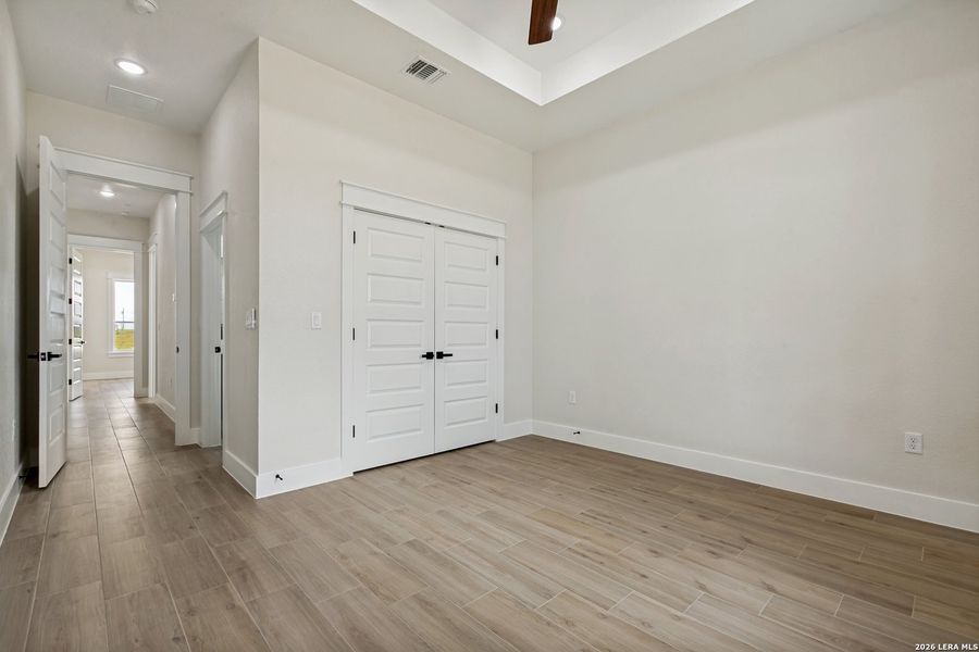 Spacious, unfurnished interior of a new home in , La Vernia (Image 20). Spacious, unfurnished interior of a new home in , La Vernia (Image 20).