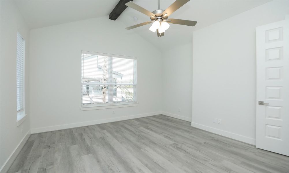 Spacious, unfurnished interior of a new home in Independence Heights, Houston (Image 33). Spacious, unfurnished interior of a new home in Independence Heights, Houston (Image 33).