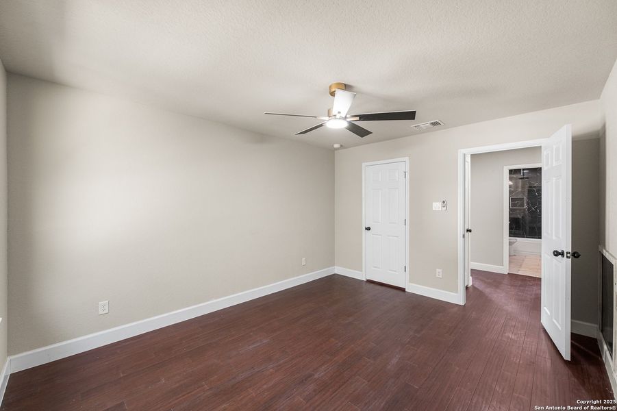 Spacious, unfurnished interior of a new home in , San Antonio (Image 26). Spacious, unfurnished interior of a new home in , San Antonio (Image 26).