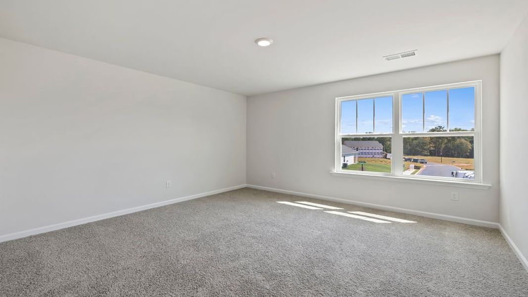 Spacious, unfurnished interior of a new home in Hunters Ridge, Woodruff (Image 23).