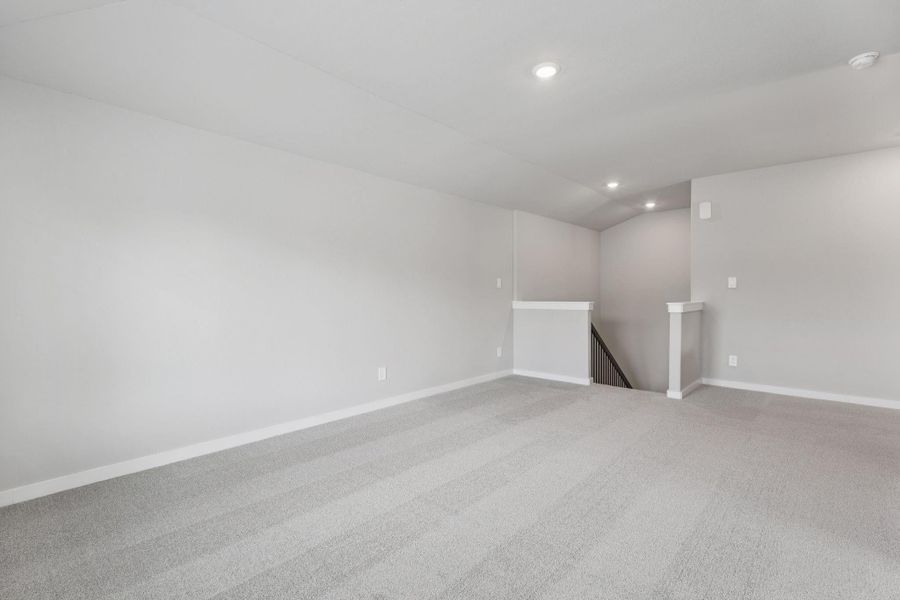 Spacious, unfurnished interior of a new home in Stewart's Ranch, Conroe (Image 13).