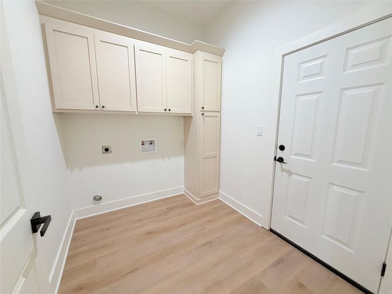 Spacious, unfurnished interior of a new home in , Woodville (Image 17). Spacious, unfurnished interior of a new home in , Woodville (Image 17).