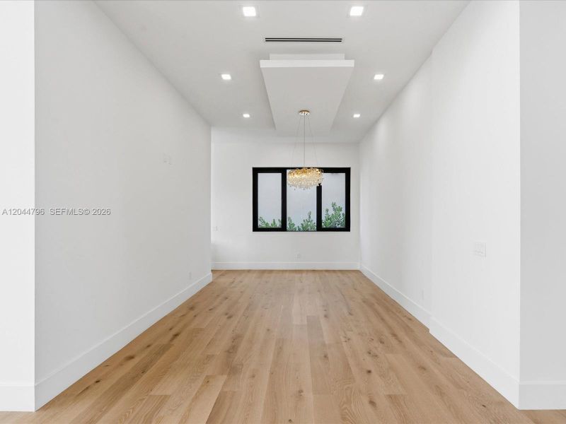 Spacious, unfurnished interior of a new home in , Pompano Beach (Image 36).