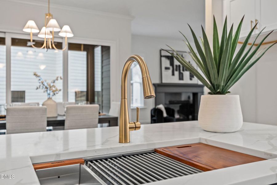 24-web-or-mls-IMG_0702 24-web-or-mls-IMG_0702