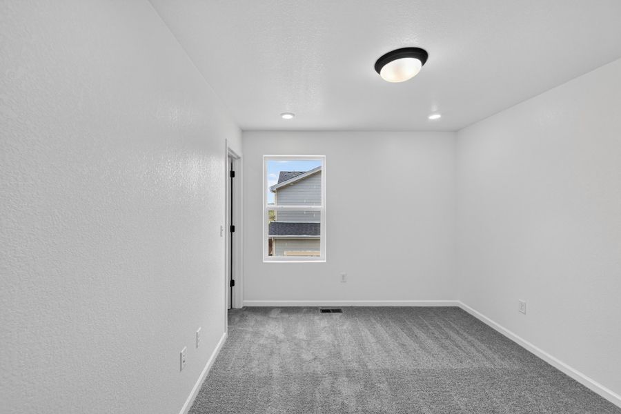 Spacious, unfurnished interior of a new home in Farmlore, Brighton (Image 13).