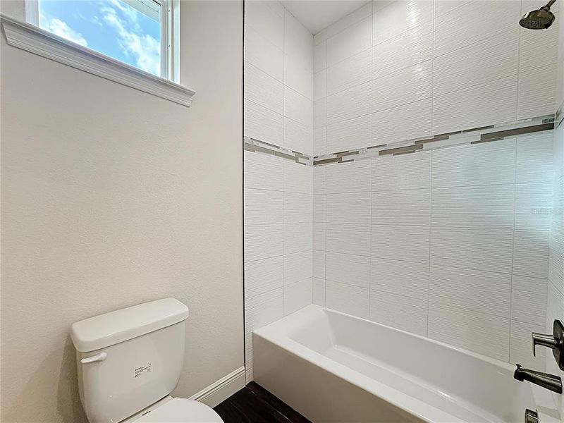 Furnished interior view inside a new home in , Orlando (Image 19).