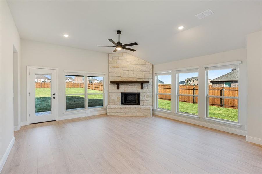 Spacious, unfurnished interior of a new home in Coyote Crossing, Godley (Image 29).