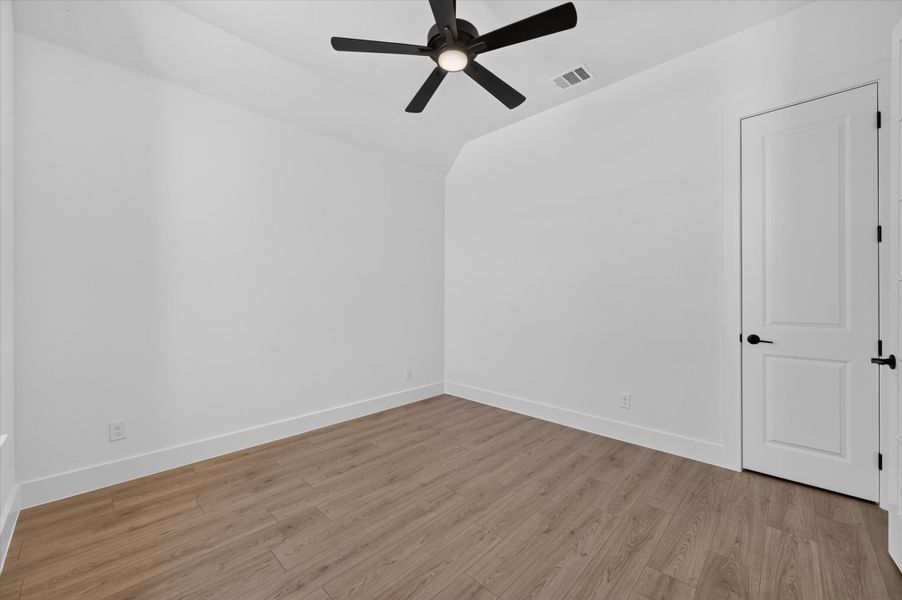 Spacious, unfurnished interior of a new home in Paloma Ranches, Justin (Image 19).