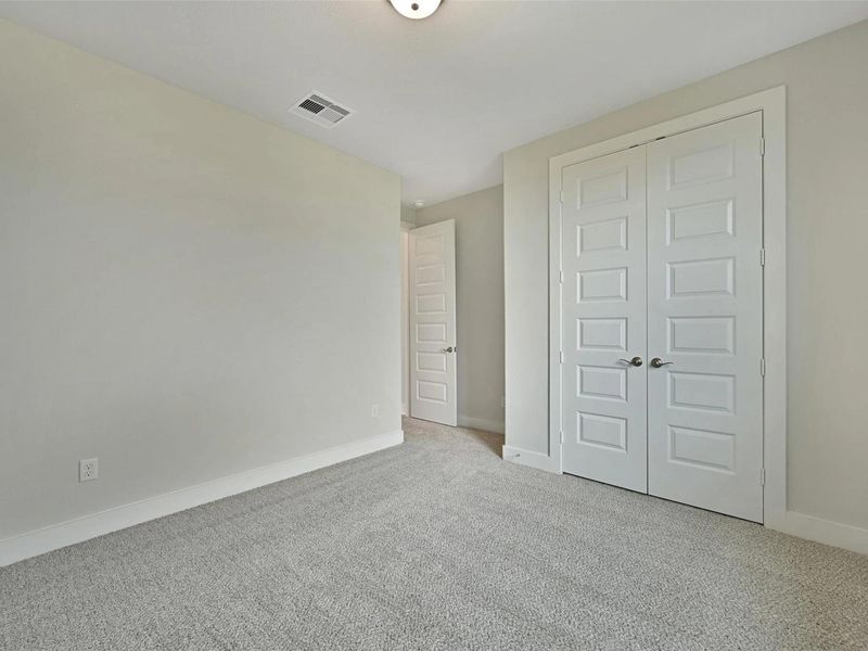 Spacious, unfurnished interior of a new home in Lago Mar, Santa Fe (Image 33).