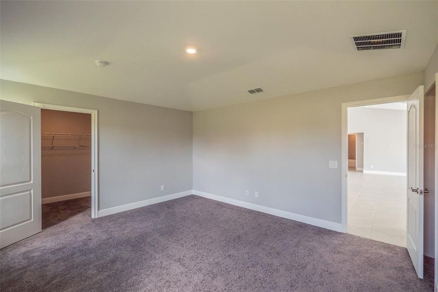 Spacious, unfurnished interior of a new home in , Kissimmee (Image 41).