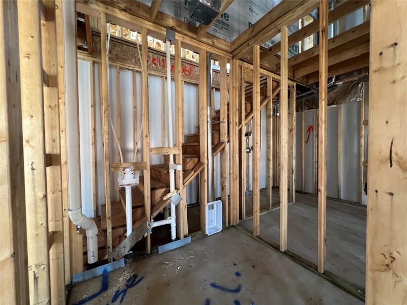 Spacious, unfurnished interior of a new home in Rolling Glen, Hutto (Image 30).