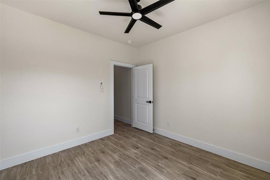 Spacious, unfurnished interior of a new home in , Granbury (Image 24).