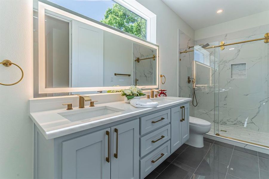 Furnished interior view inside a new home in , Dallas (Image 12).