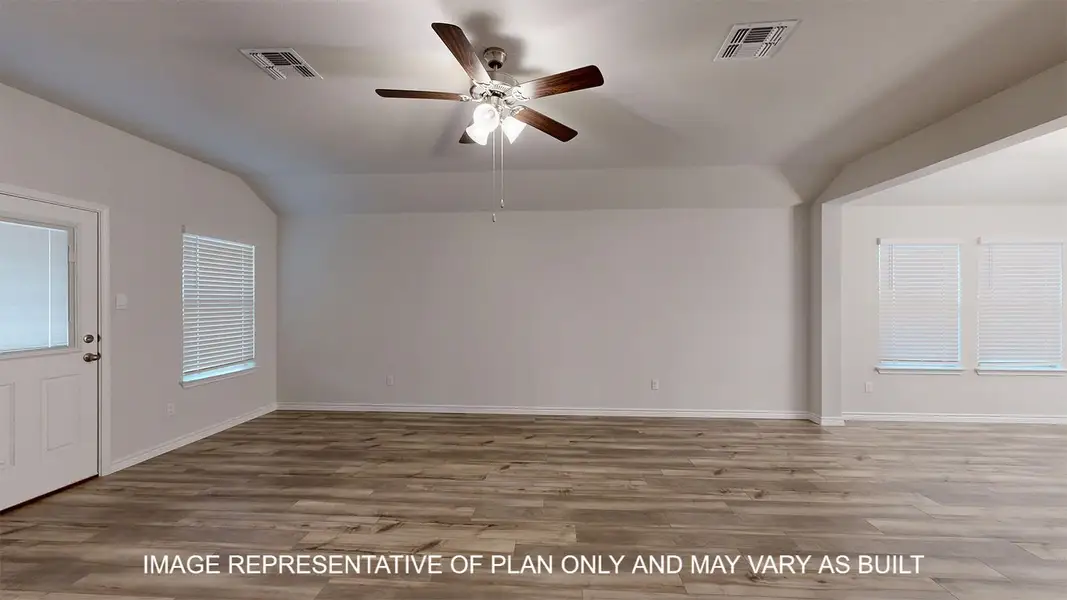 Spacious, unfurnished interior of a new home in Turnbo Ranch Traditions, Killeen (Image 9).