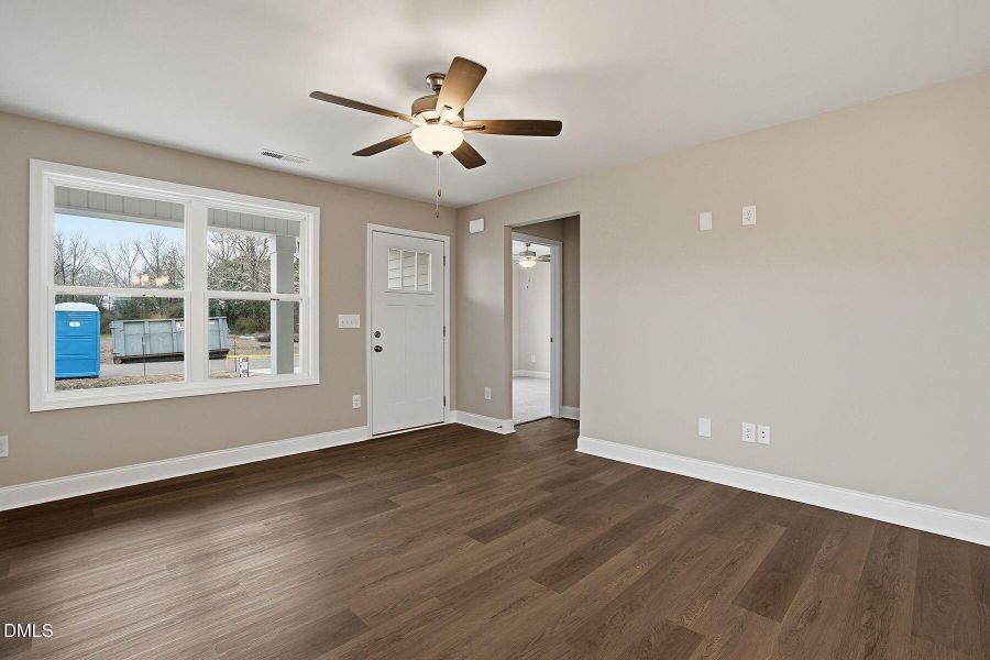 10-web-or-mls-248 Rae St-14